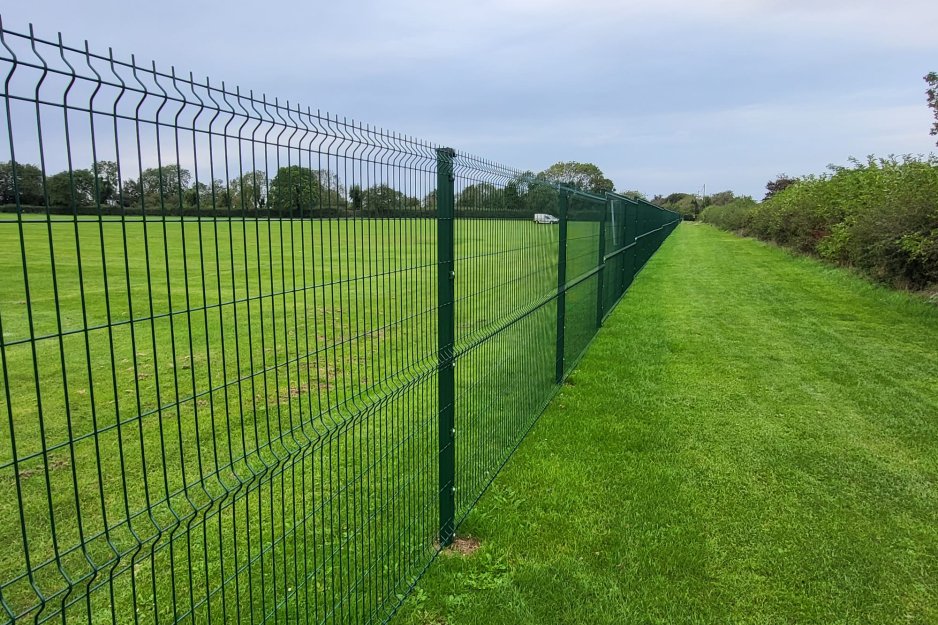 Green V mesh fencing